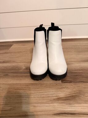 Soda White Chelsea Ankle Boots with Black Sole